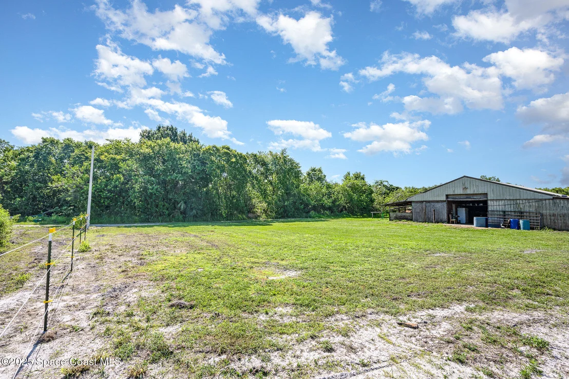 Photo of 2675 Brockett Road