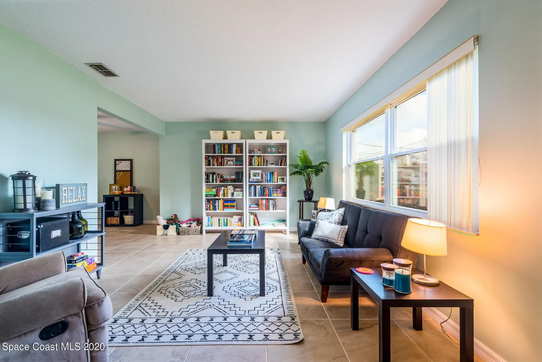 Photo of 1240 Palmdale Circle NE