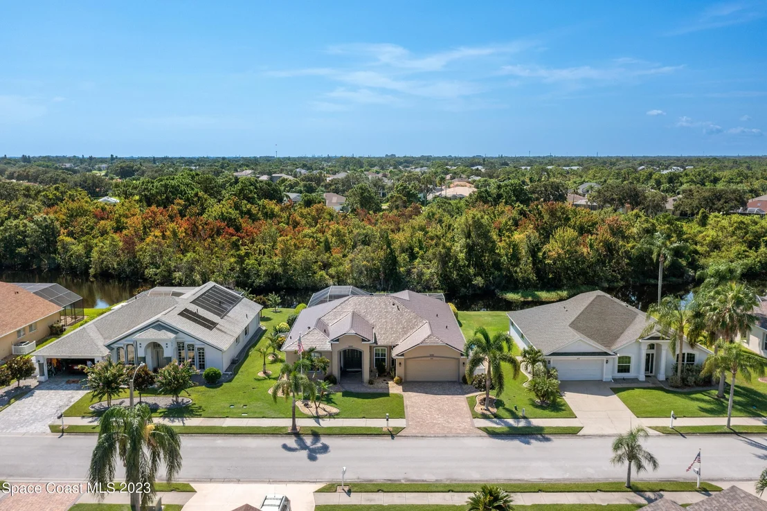 Photo of 665 Carriage Hill Road