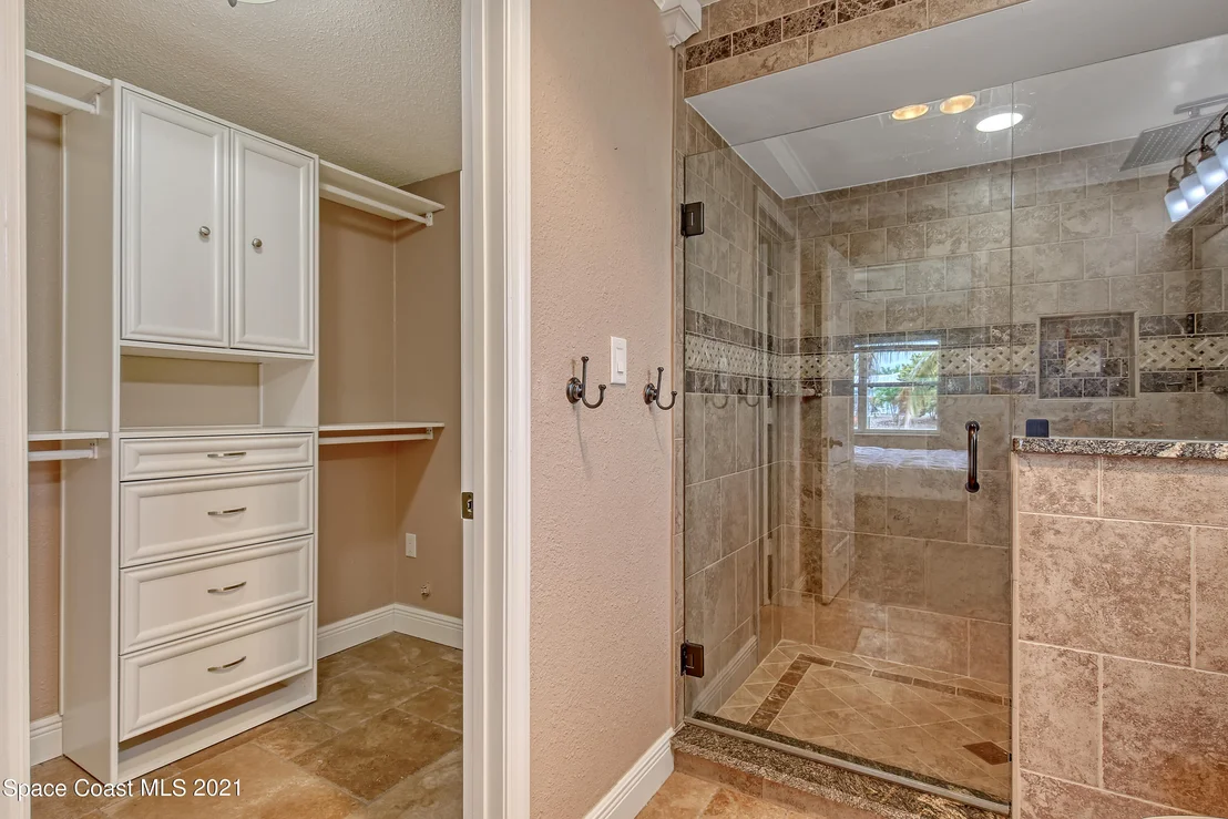 Photo of 375 Dorset Drive