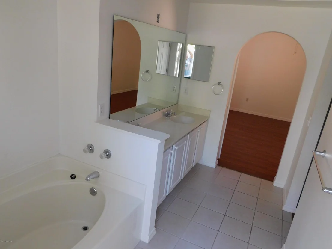 Photo of 1720 Vista Lake Circle