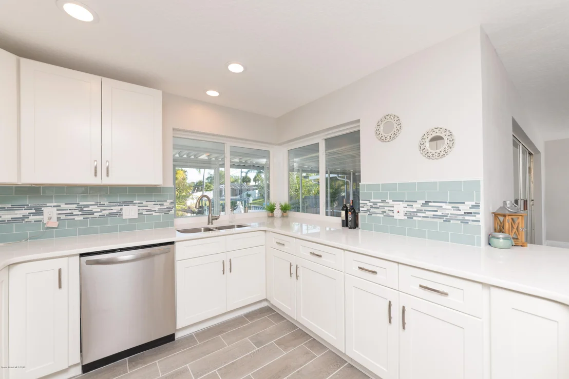 Photo of 405 Cardinal Drive