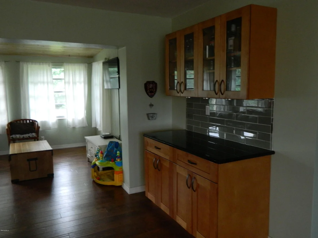 Photo of 1074 Tanglewood Lane