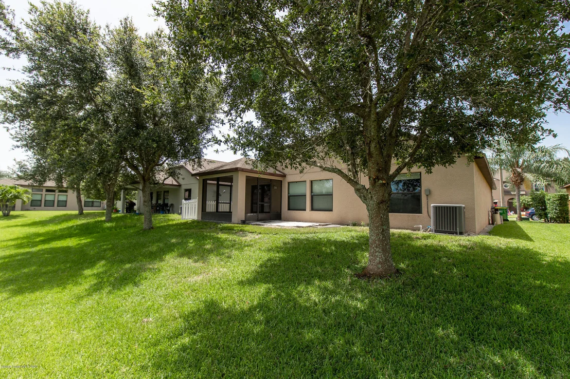 Photo of 335 Dryden Circle