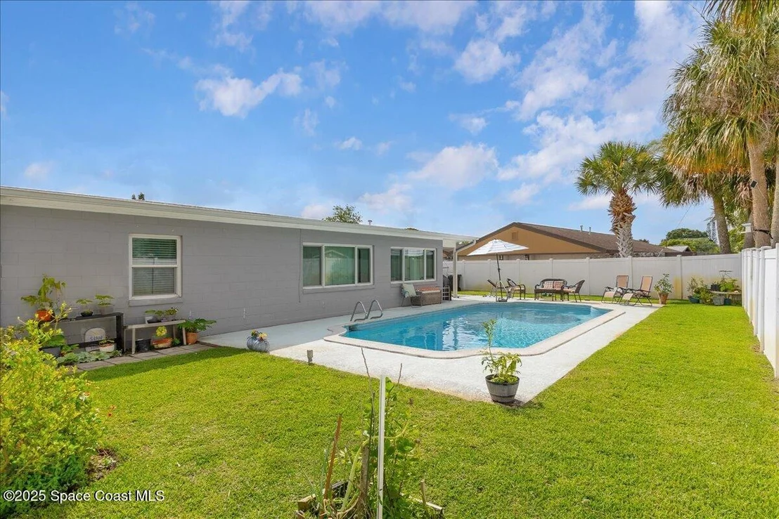 Photo of 955 Bartlett Lane