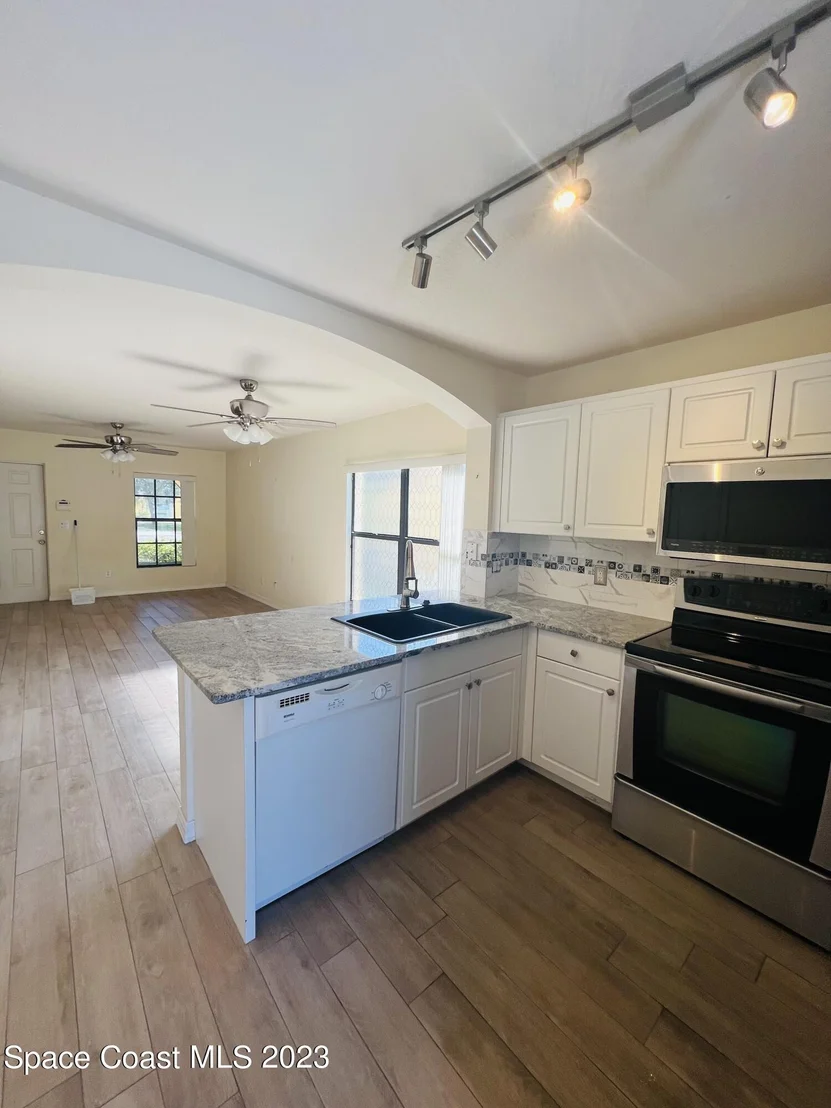 Photo of Unit 101 at 1070 Luminary Circle