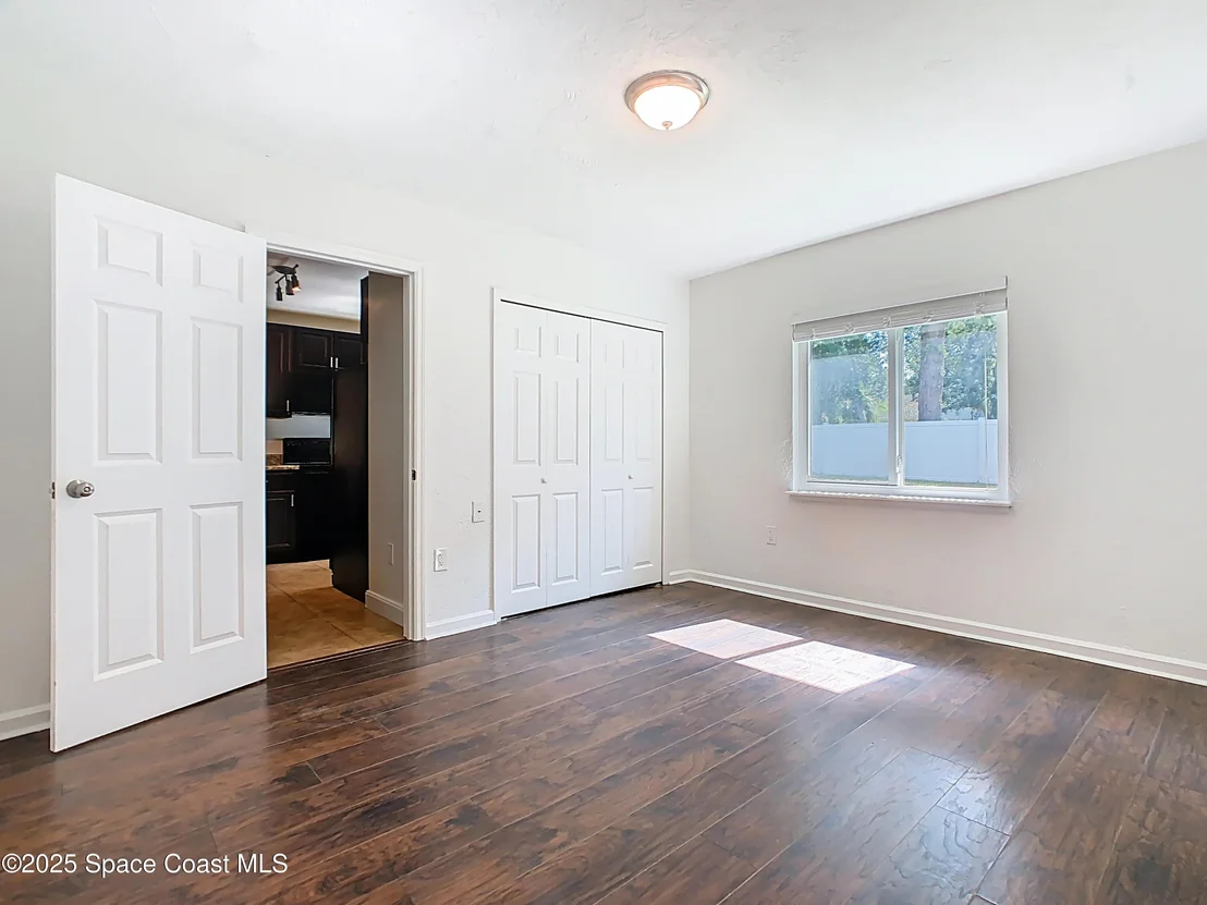 Photo of 819 W Whitmire Drive