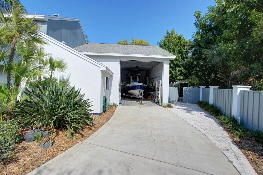Photo of 738 Malibu Lane