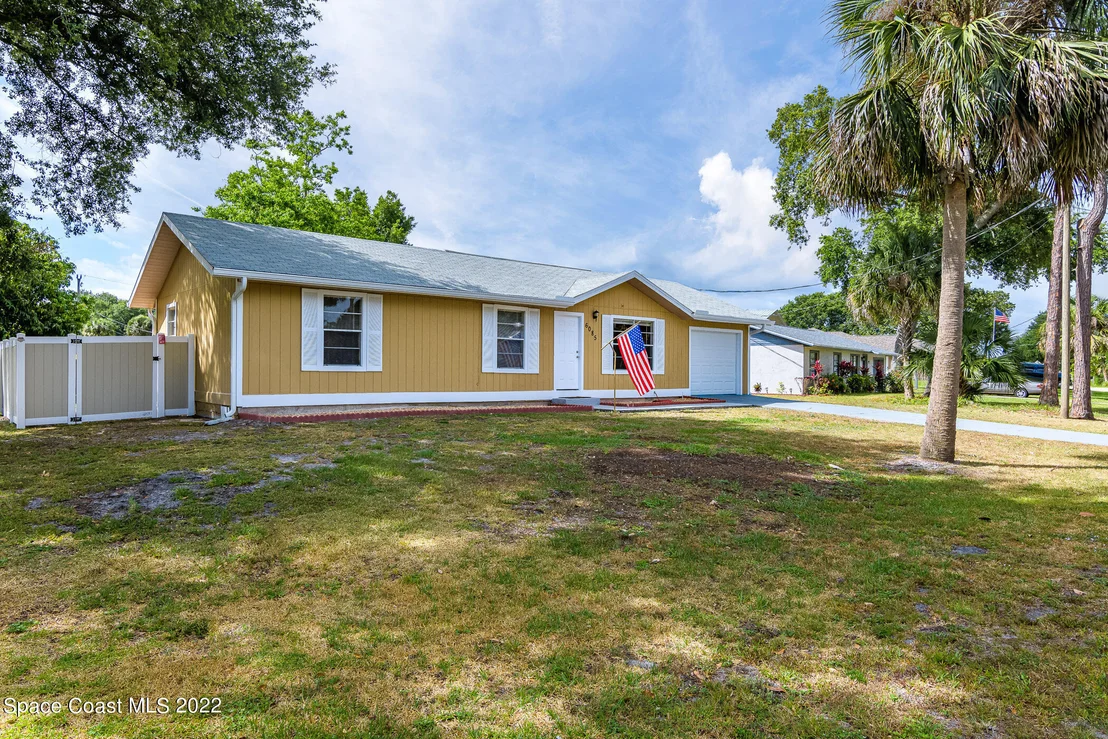 Photo of 6085 Chapman Street