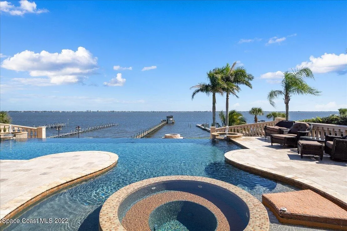 Photo of 671 Indian River Drive