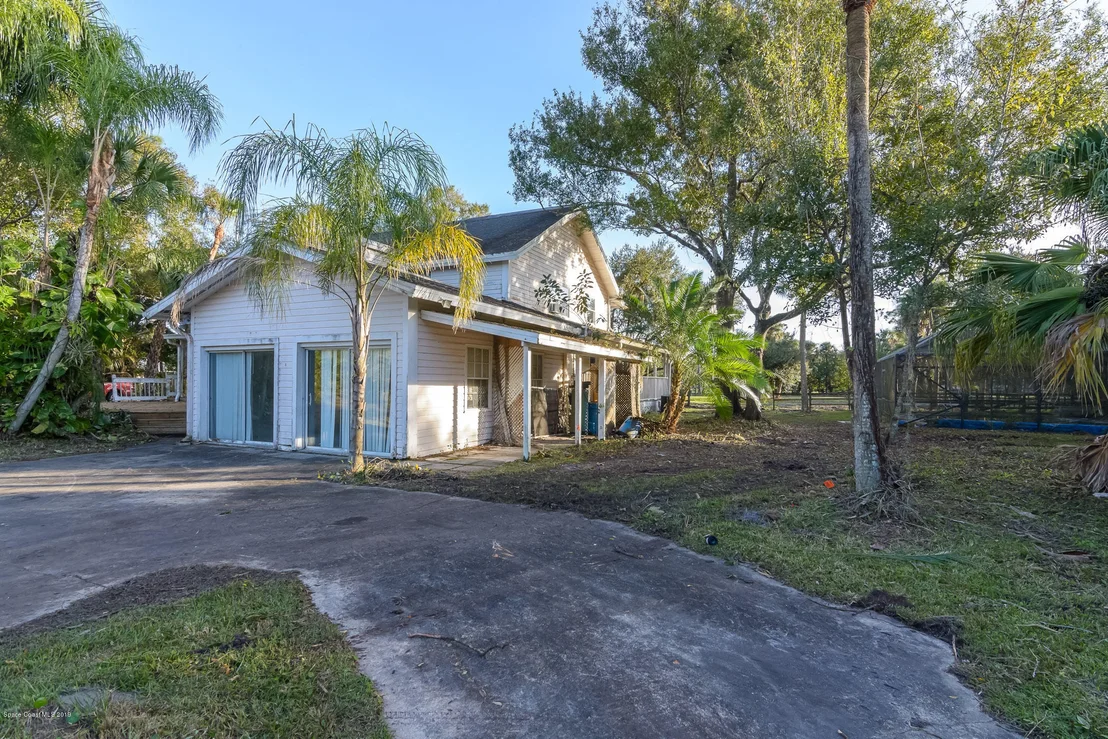 Photo of 3570 Hield Road