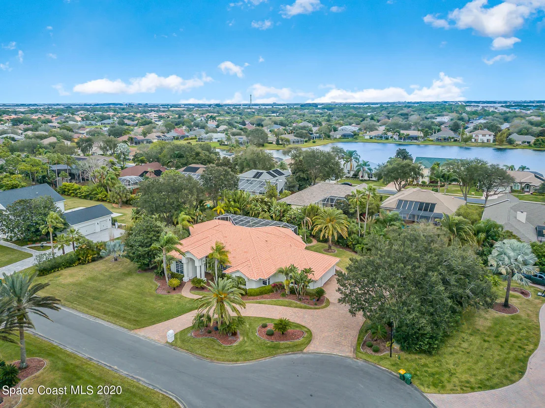 Photo of 889 Oak Park Drive
