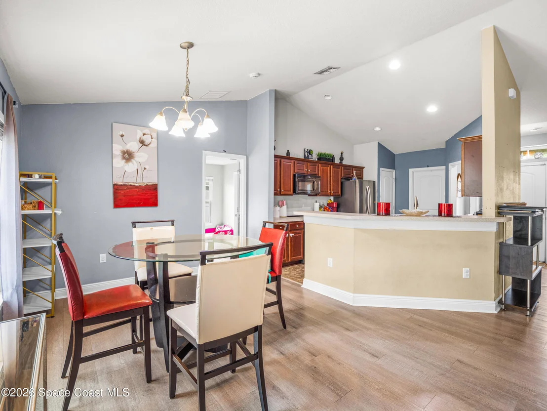 Photo of 256 Eckert Street SE