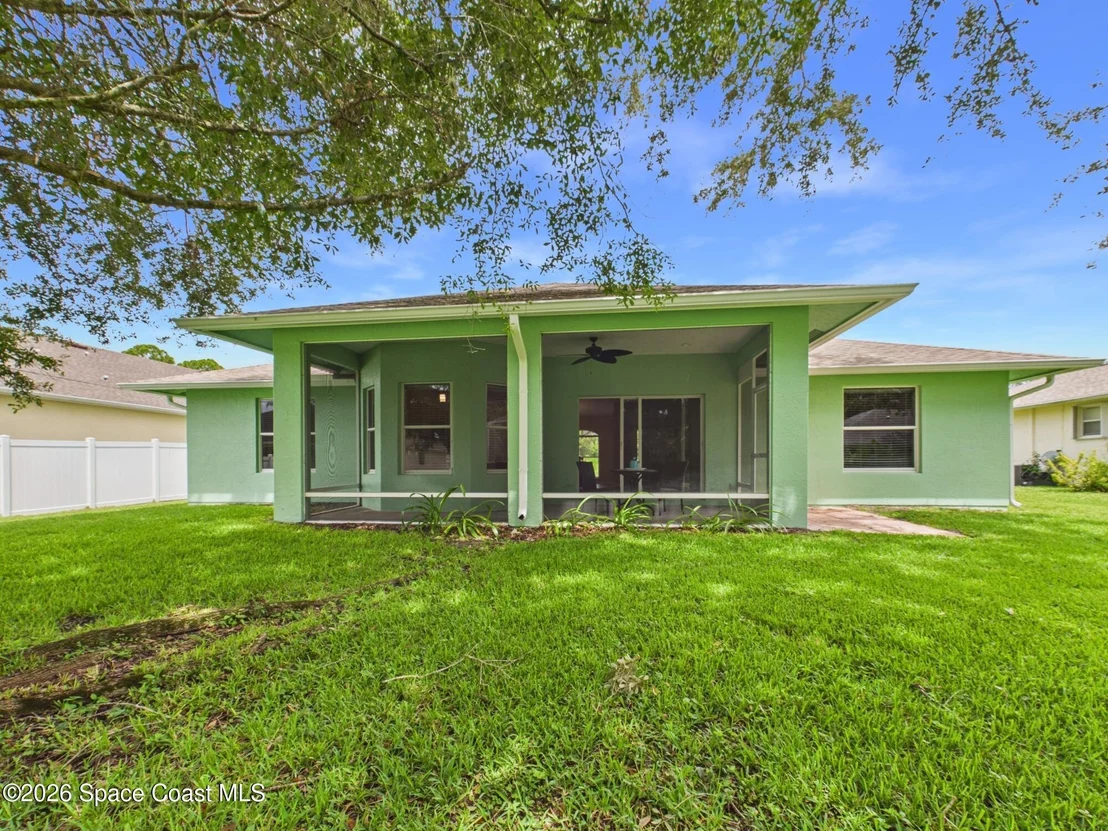 Photo of 732 Newhall Terrace