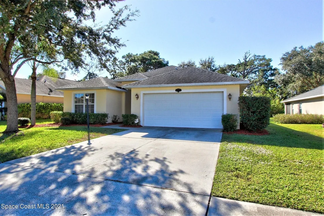 Photo of 932 Tavernier Circle NE