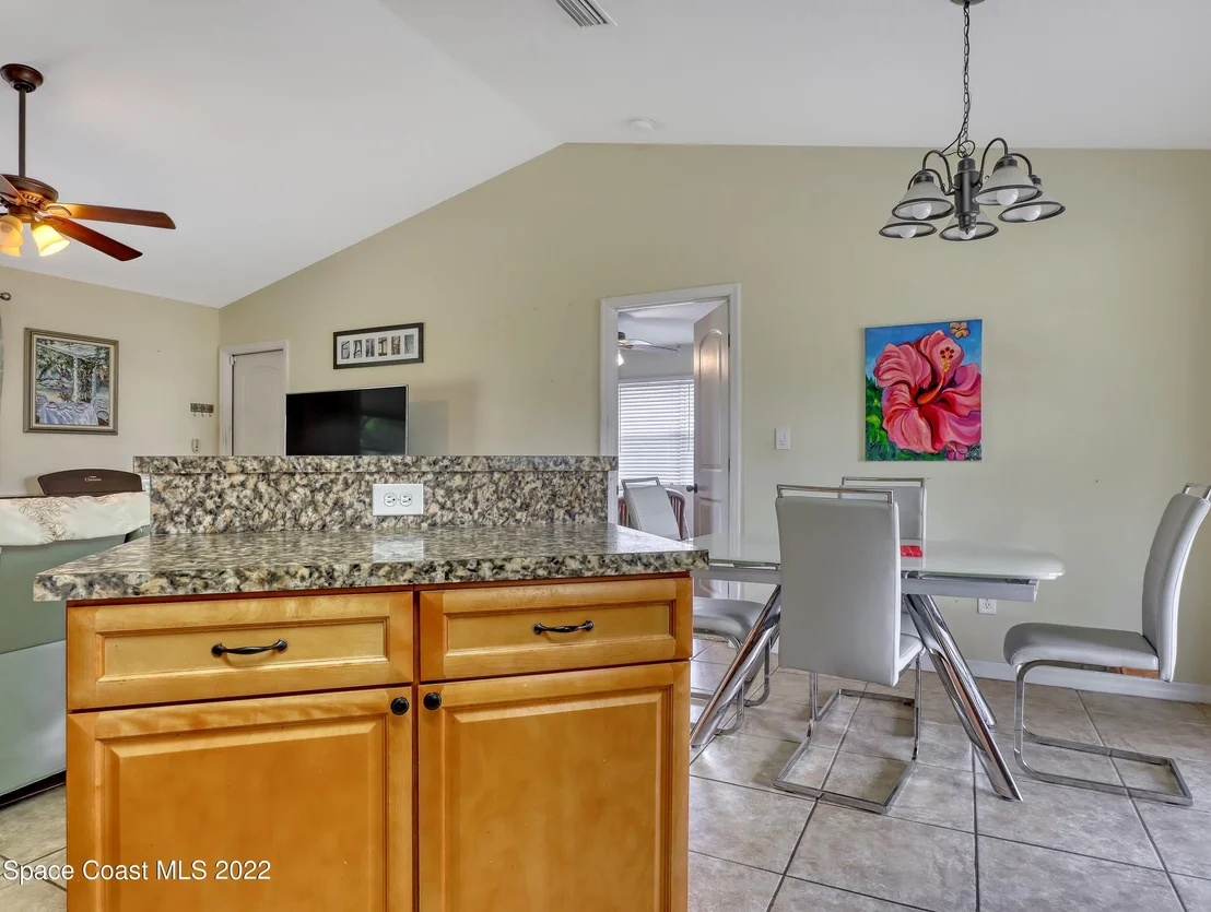 Photo of 761 Azure Avenue NE