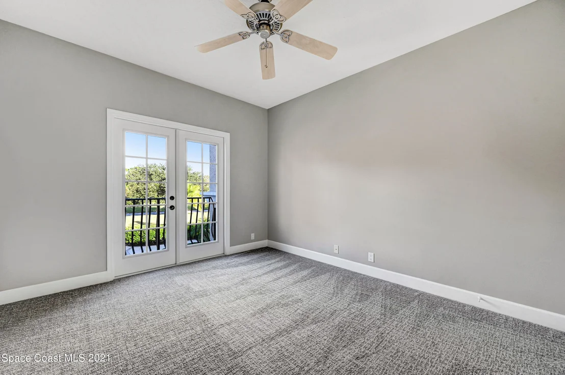 Photo of 882 Oak Park Drive