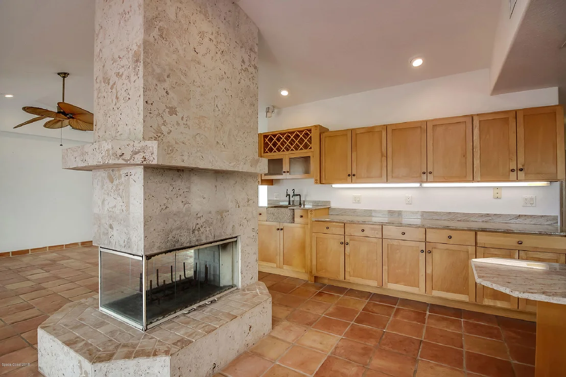 Photo of 2075 N Highway A1a N