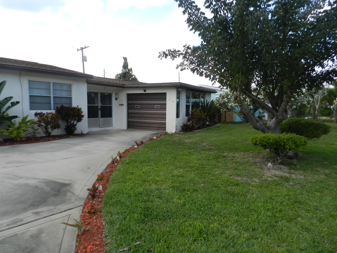 Photo of 215 Melaleuca Drive