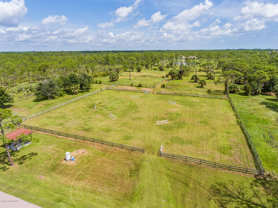 Photo of 2040 Benjamin Road