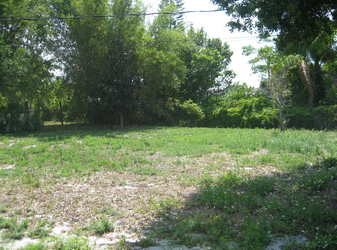 Photo of 802 NE Hampton Drive