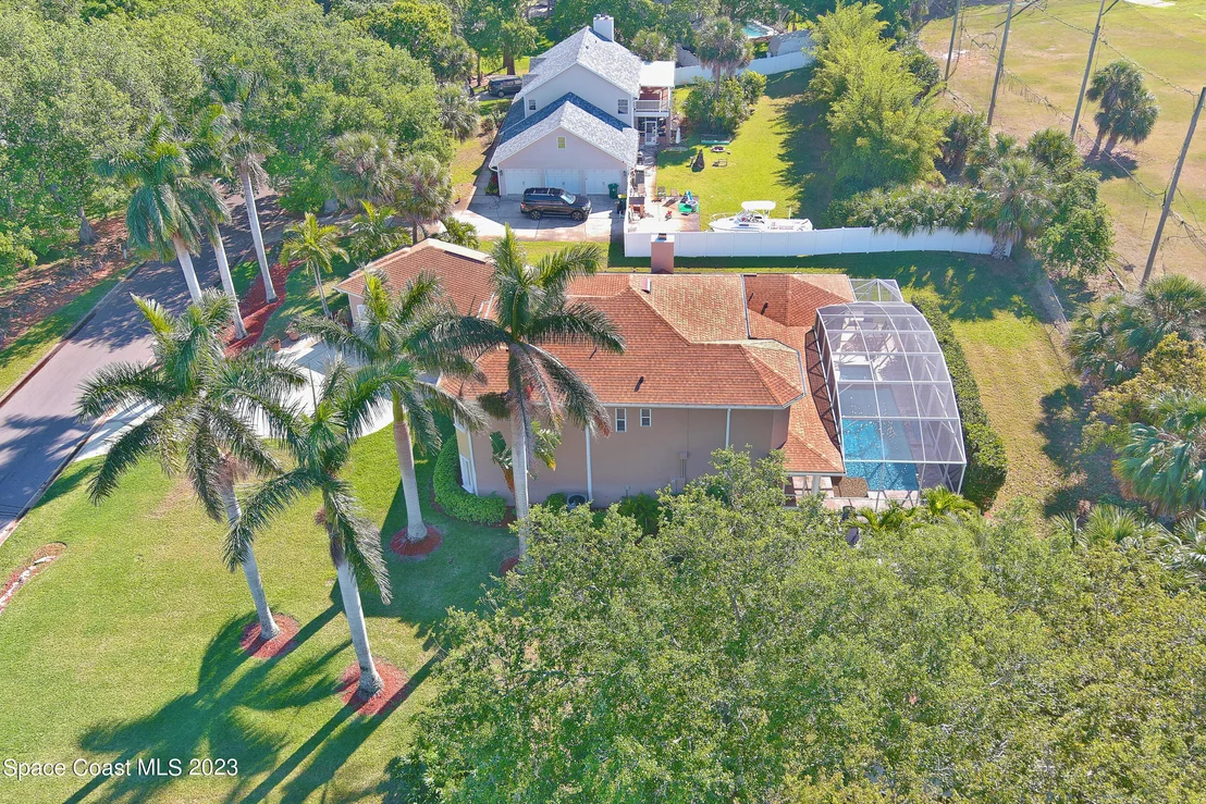 Photo of 2217 Royal Oaks Drive