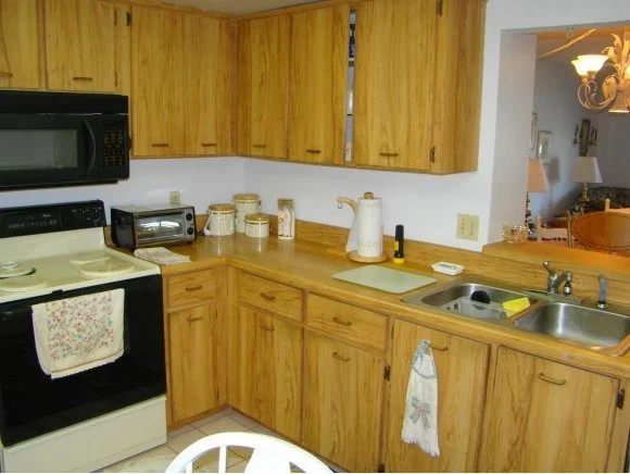 Photo of Unit 1102 at 1700 Commodore