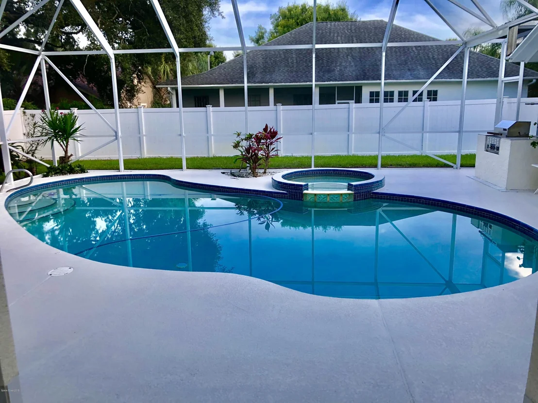 Photo of 975 Whisperpine Drive