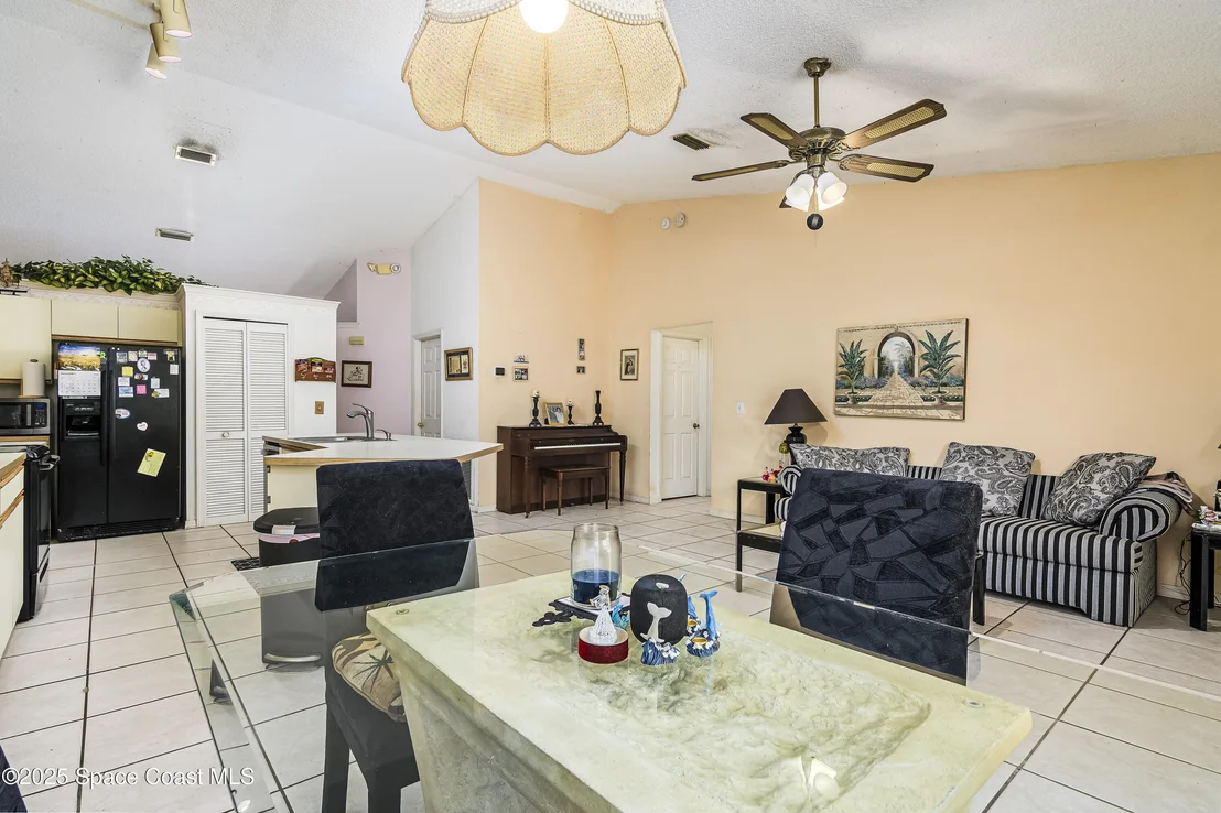 Photo of 413 Abello Road SE
