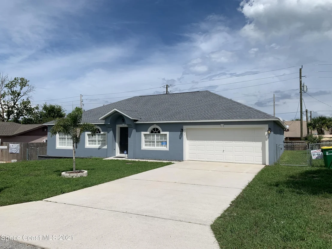 Photo of 721 Amor Drive