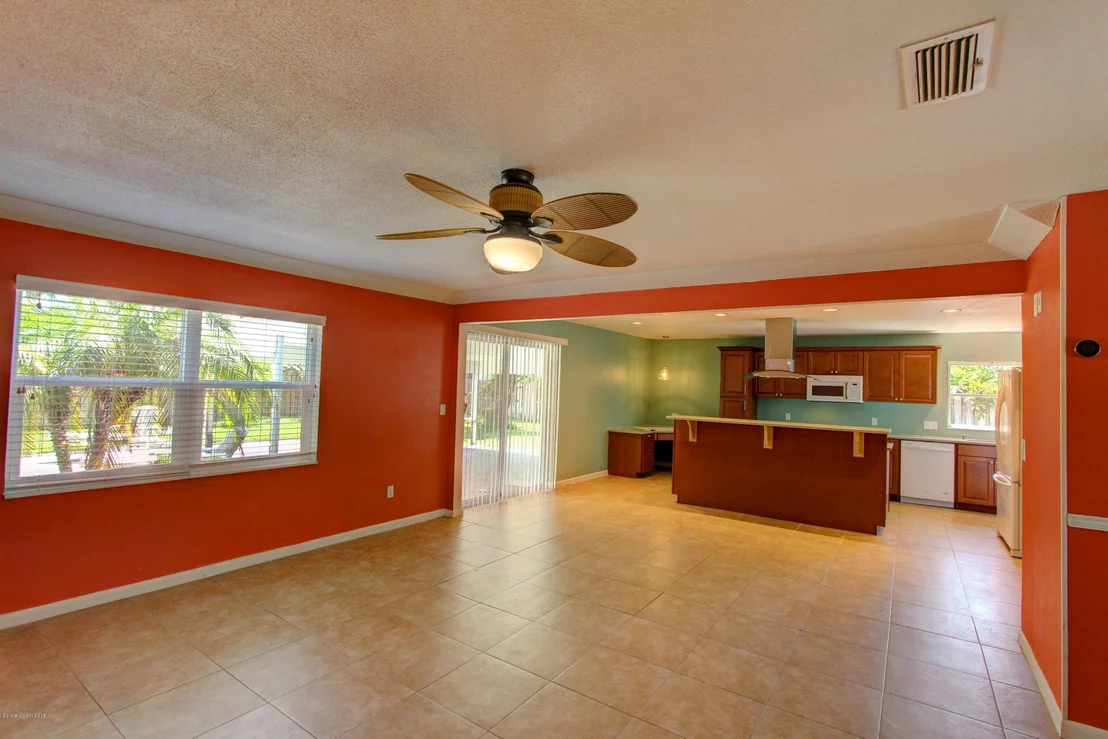 Photo of 913 Bluewater Drive