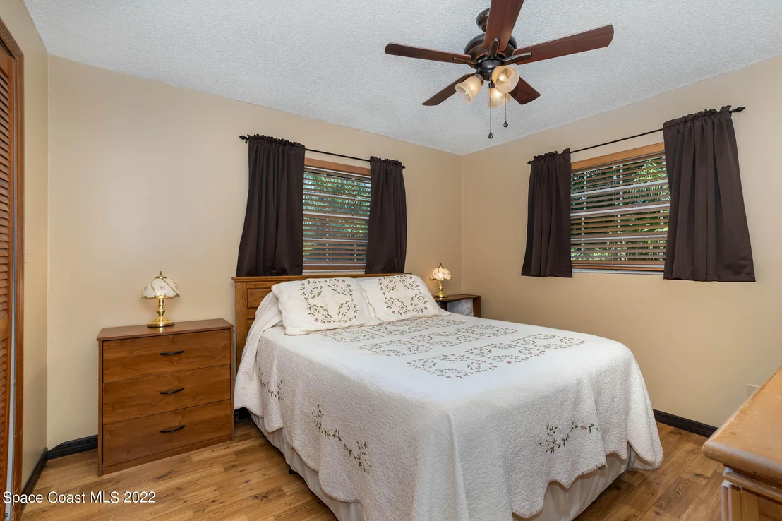Photo of 2647 School Drive NE