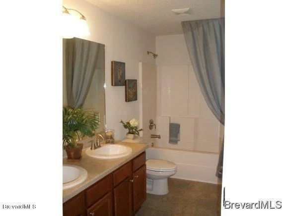 Photo of 2195 Botanica Circle