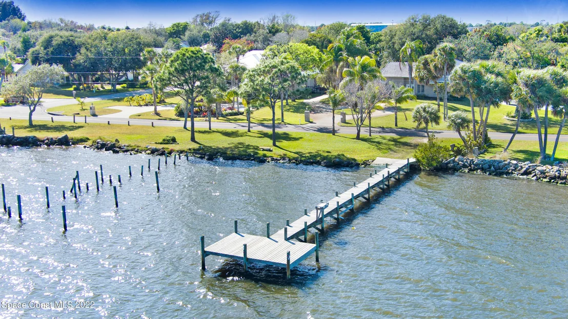 Photo of 115 River Road Circle