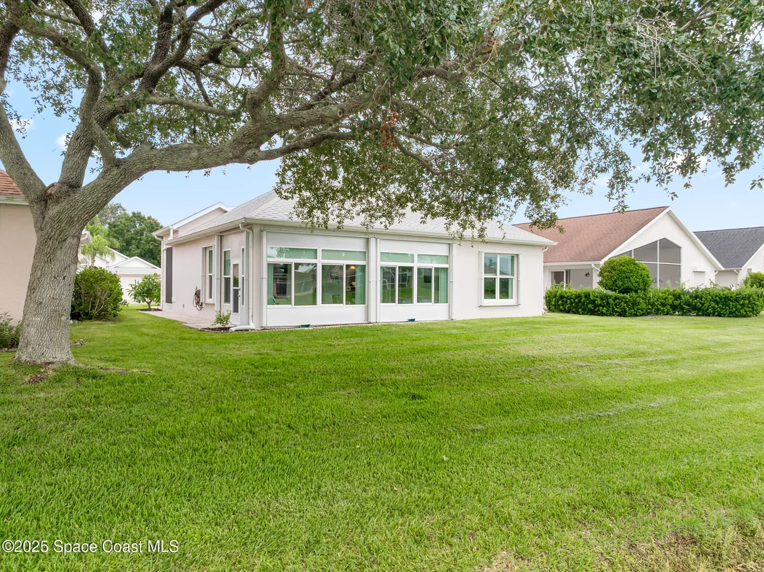 Photo of 2596 Addington Circle