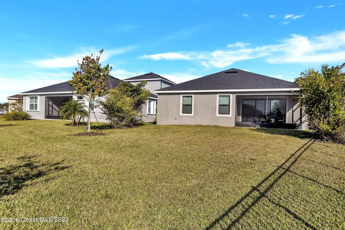 Photo of 7338 Bluemink Lane
