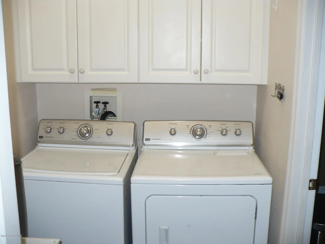 Photo of 975 Carriage Hill Road