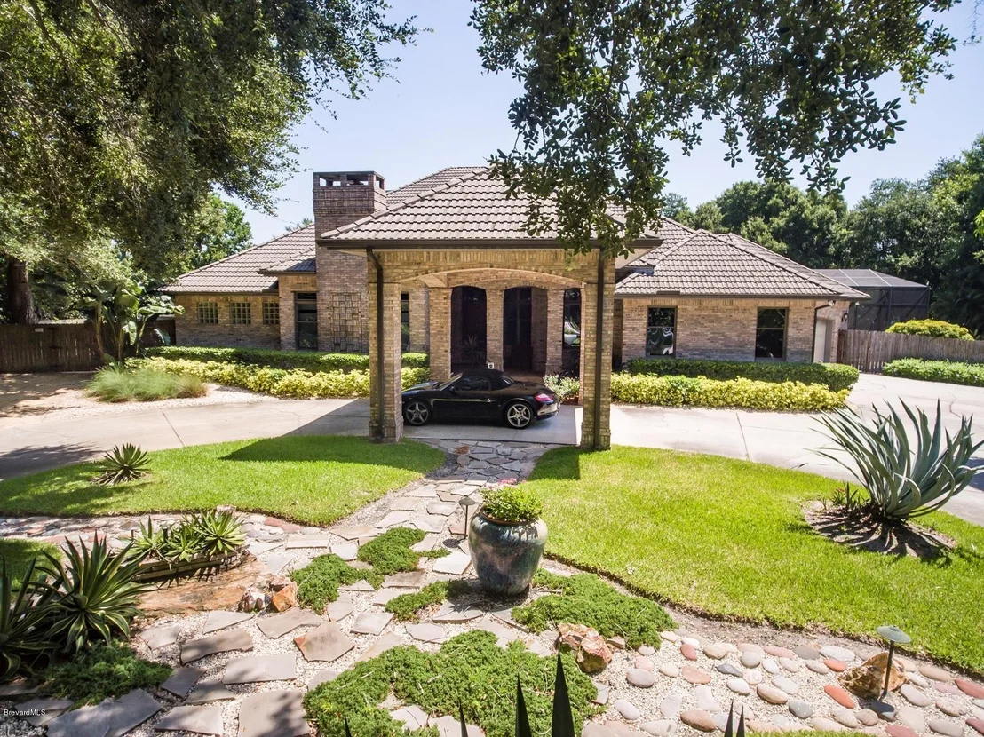 Photo of 16 Summer Place