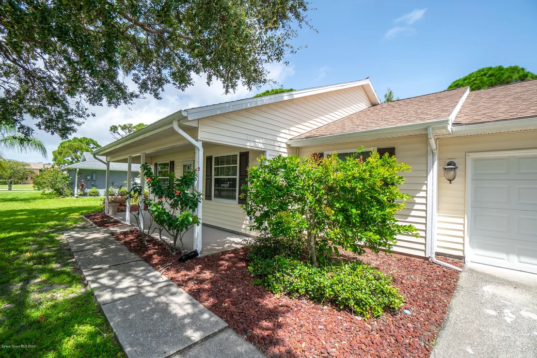 Photo of 1074 Red Bud Circle