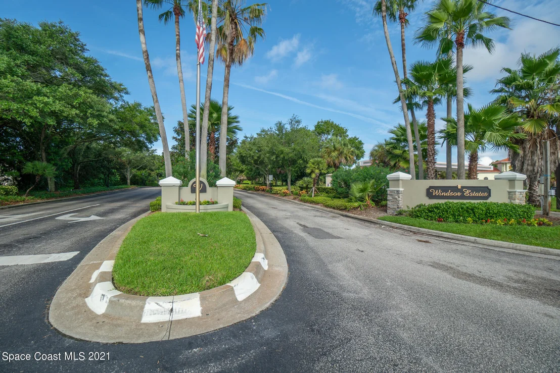 Photo of 5876 Arlington Circle