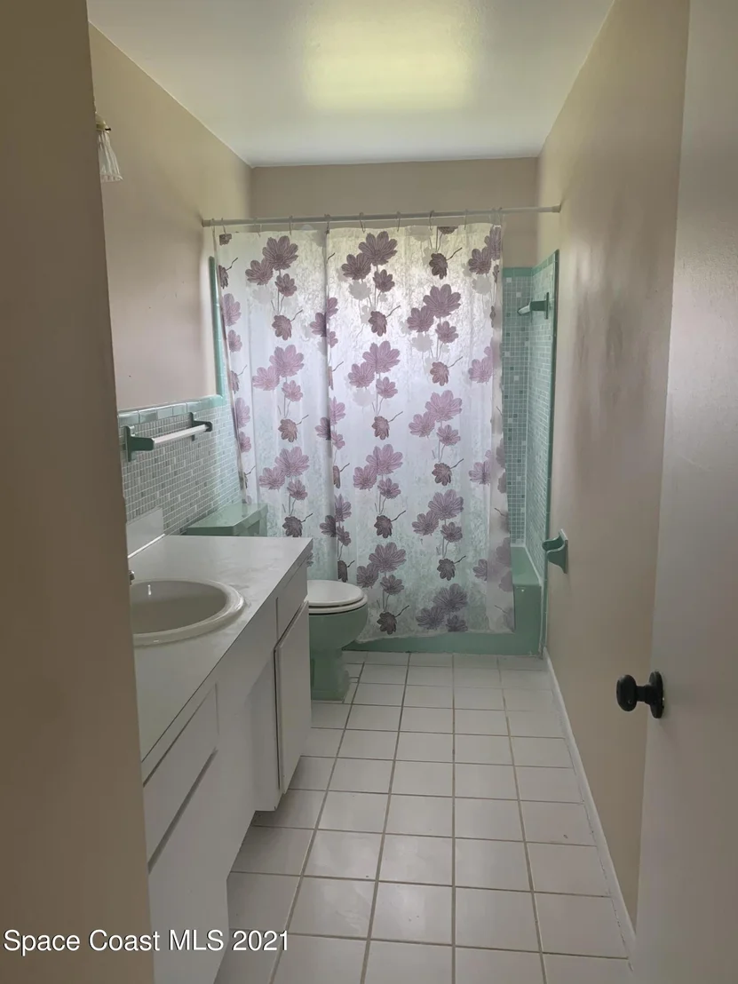Photo of 6033 Palm Street