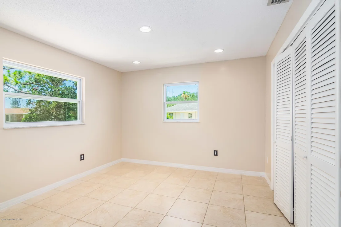 Photo of 790 Pebble Beach Avenue NE