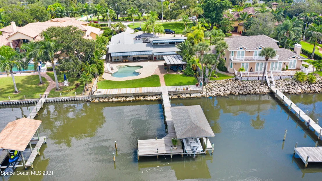 Photo of 600 N Riverside Drive