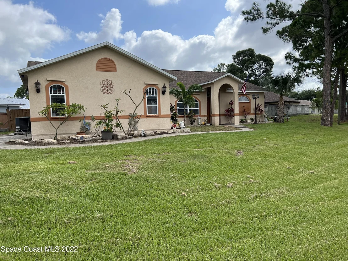 Photo of 6553 Cedar Avenue
