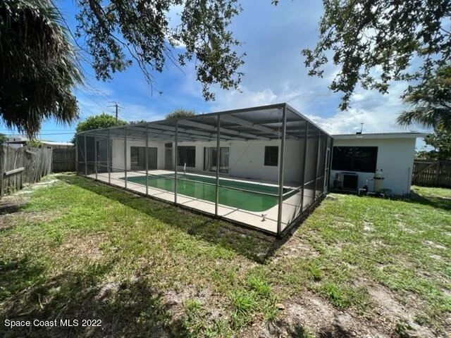 Photo of 865 Bianca Drive NE