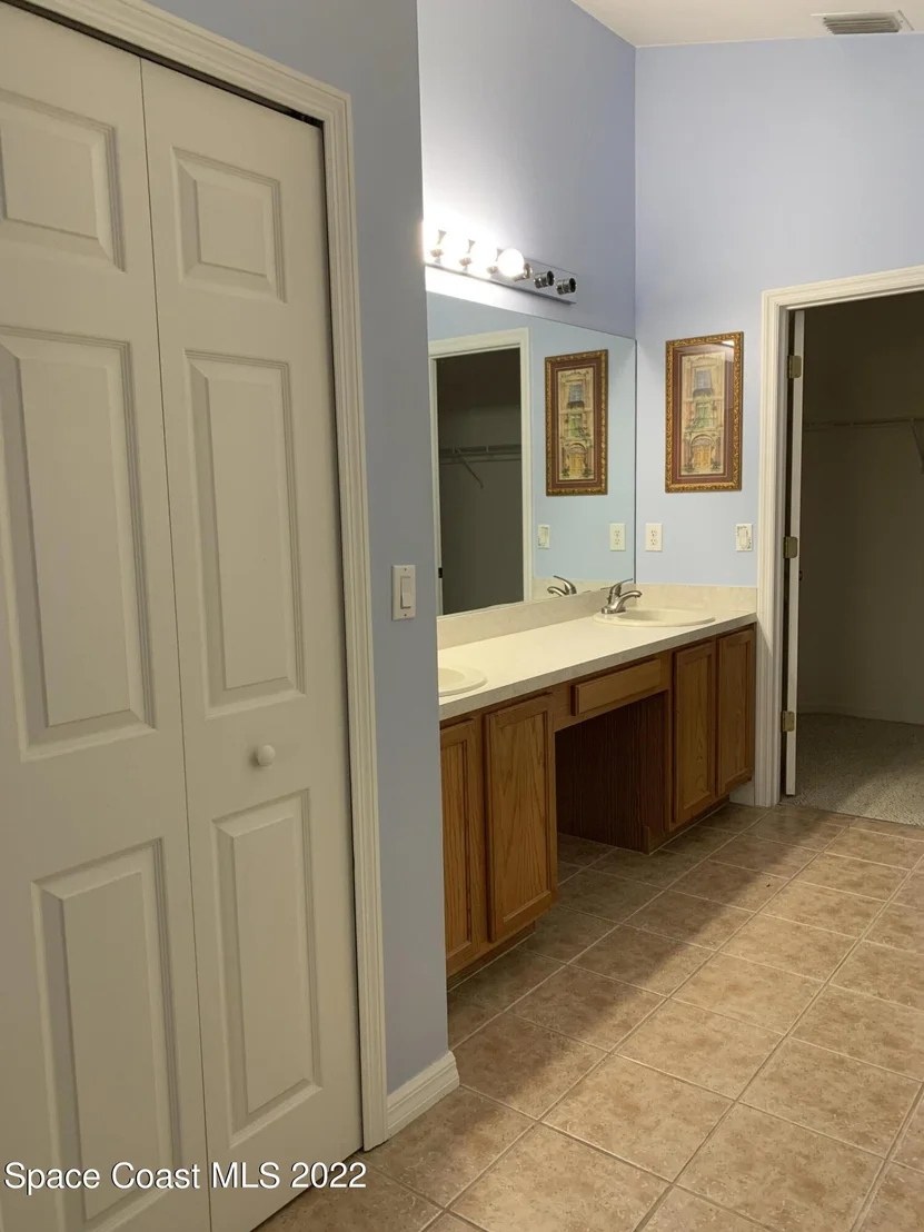 Photo of 982 Shaw Circle