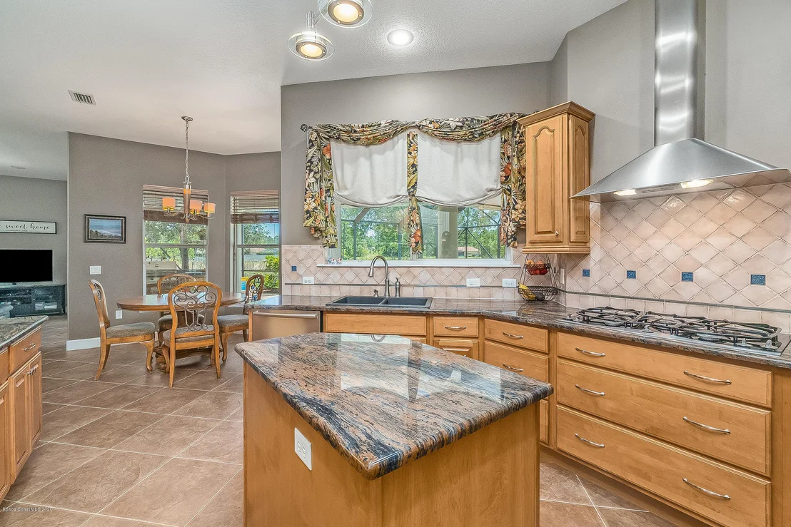 Photo of 2167 Windbrook Drive SE
