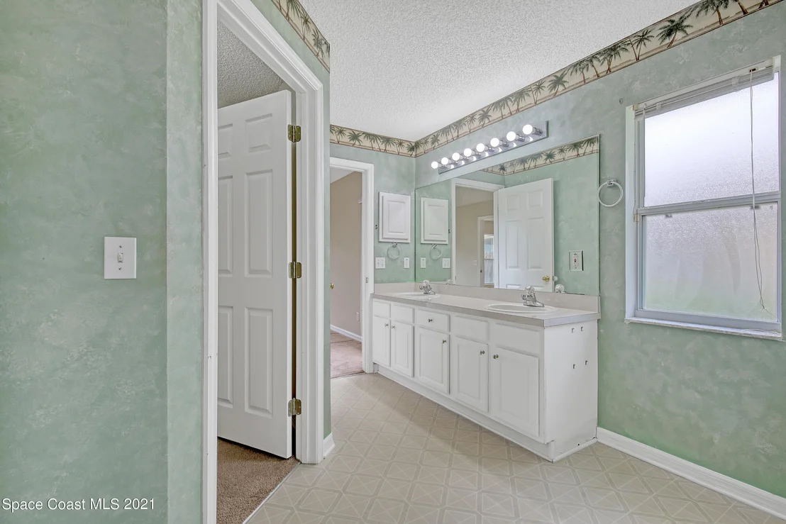 Photo of 1004 Kingfisher Way