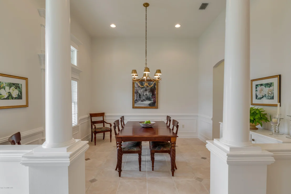 Photo of 1660 Canterbury Drive