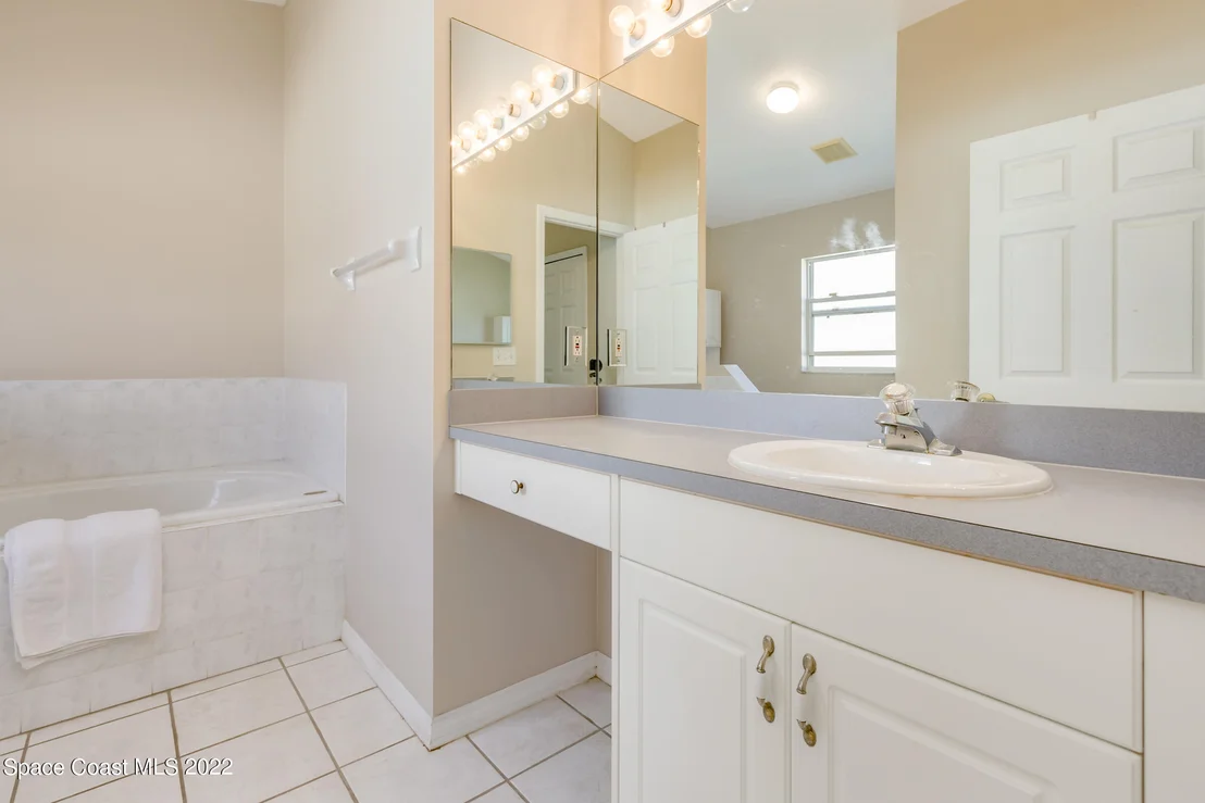 Photo of 1076 Pine Creek Circle NE